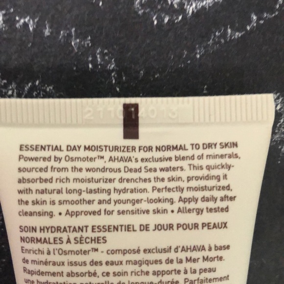 AHAVA Time to Hydrate essential day moisturizer - Picture 3 of 4